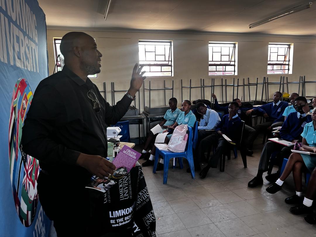 Limkokwing_BW's tweet photo. Yesterday Limkokwing Botswana was in Naledi Senior Secondary School serving the students with nonstop creativity. The students got a chance to get in contact with our Limkokwing University Students work
#limkokwinguniversity
#bethebest
#nonstopcreativity https://t.co/1DrevG6eKp