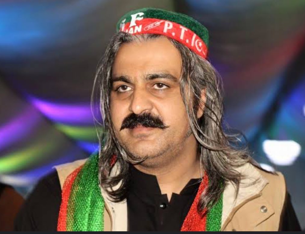 ShamaJunejo's tweet photo. پاکستان کی ریاست کا دشمن، نو مئی کے ہنگاموں کا ایک زمہ دار، اور انارکسٹ اب کے پی کا وزیراعلیٰ ہوگا۔
احسان اللّہ احسان کو پھر اسپیکر بھی بنا دیں https://t.co/Z0cYEc5Rwp
