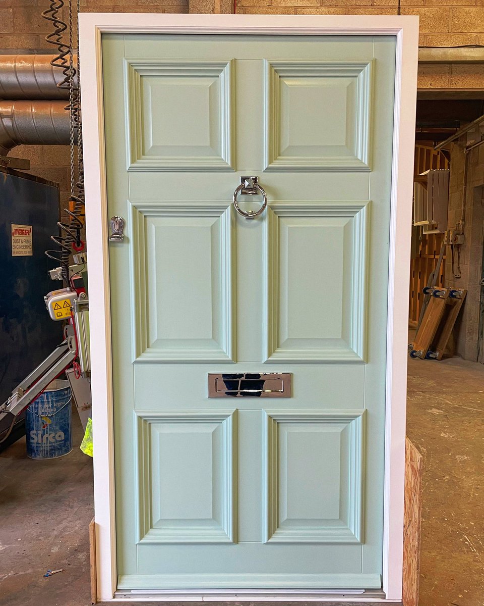 A front door of dreams 😍 make sure you email ian@sandersonbros.co.uk for a quote! 

6 panels doors can look incredible, especially when they are done right! This door has been fitted with @fromtheanvil ironmongery and painted in @FarrowandBall Teresa green!