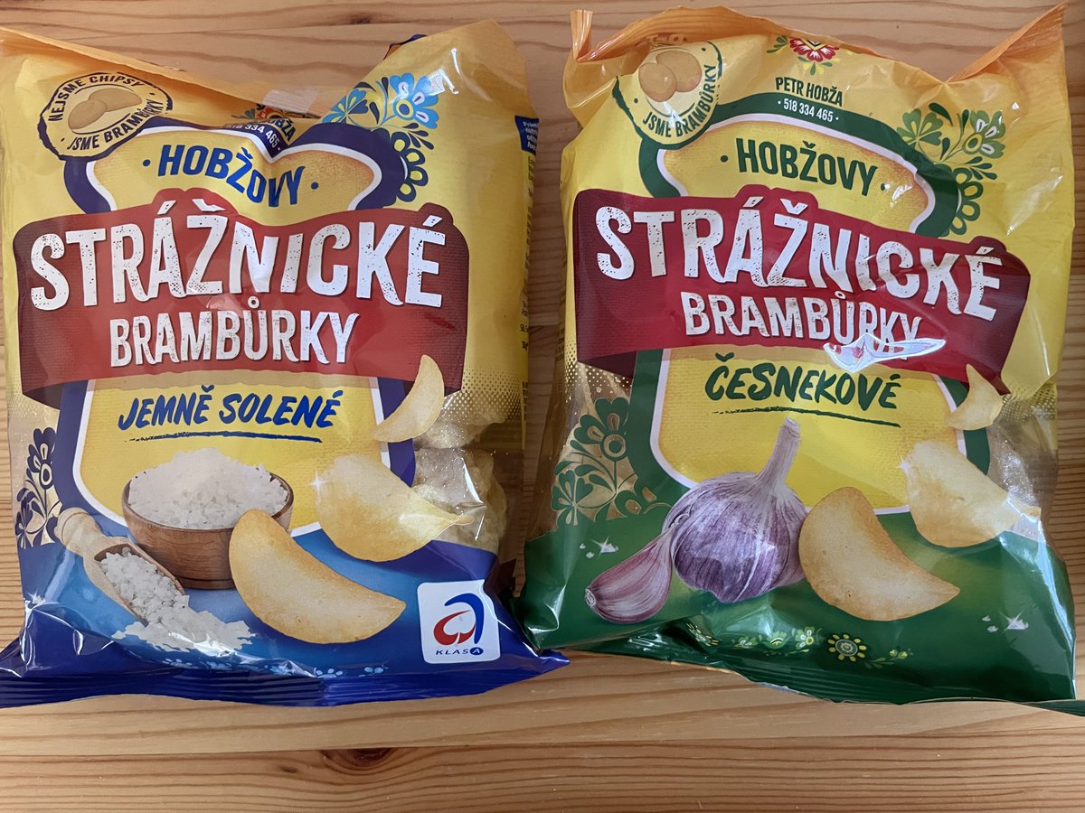 歩くポテチ 🇨🇿チェコはポテチが美味しいのだけど1枚目の緑の袋のニンニク