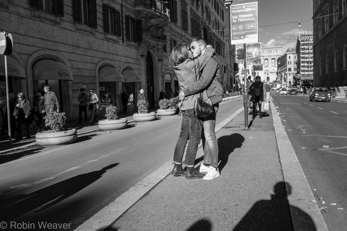 Herer's one for Valentines Day - lovers in Rome, 2019. #photography #streetphotography #documentaryphotography #streetphoto #rome #ValentinesDay