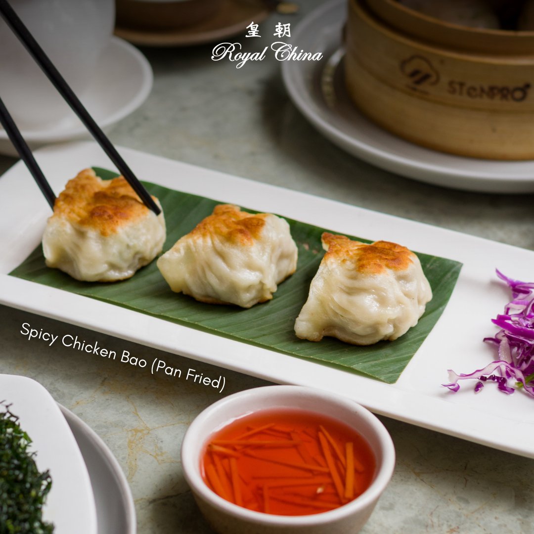 Turn up the heat with our Spicy Chicken Bao (Pan Fried) – a fiery twist on a classic favourite!

Royal China Kolkata
Forum Courtyard, 4th Floor

#RoyalChinaKolkata #chinesecuisine #royalchinaspecial
#steamedchickenbao #foodiesofkolkata #foodofkolkata #royalfood #forumcourtyard