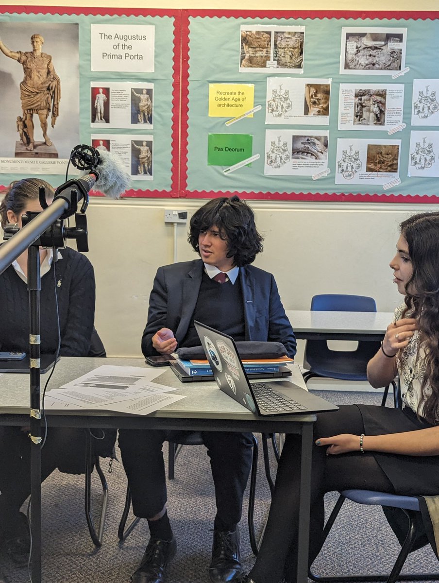 Our new L6 members had a fantastic time yesterday recording our first student-led podcast episode, focusing on Artificial Intelligence, including its potential uses but also dangers. Keep your eyes peeled for its release! #felstedinspires