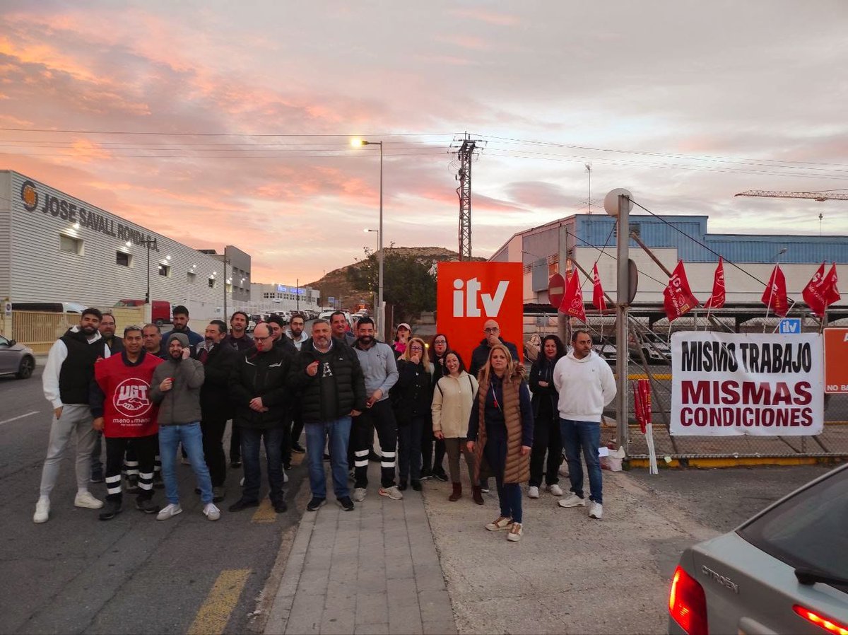 ccoopv's tweet photo. 📢Jornada de huelga de las estaciones de #SITVAL en la provincia de Alicante
➡️El seguimiento ha sido mayoritario en todas las plantas de la antigua #ITV. La plantilla exige el cumplimiento del acuerdo de homogeneización salarial.
#MismoTrabajoMismasCondiciones https://t.co/e50FNJOYwT