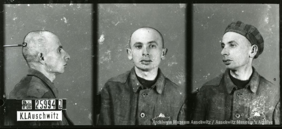 AuschwitzMuseum's tweet photo. 13 February 1913 | A Polish Jew, Moses Wolf, was born in Grybów. A merchant. 

In #Auschwitz from 3 March 1942.
No. 25944
He perished in the camp on 18 March 1942. https://t.co/70Q23ni69U