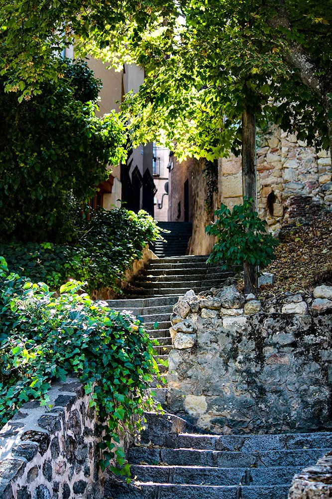 Callejeando por el centro histórico de Segovia. Bajada de la Canaleja, Licenciado Peralta y Escalinata del Hospital. Segovia es Ciudad Patrimonio de la Humanidad. ¡Un magnífico plan!

segoviaunbuenplan.com

#segovia #spain #total_spain #españa #estaes_espania #spain_vacations