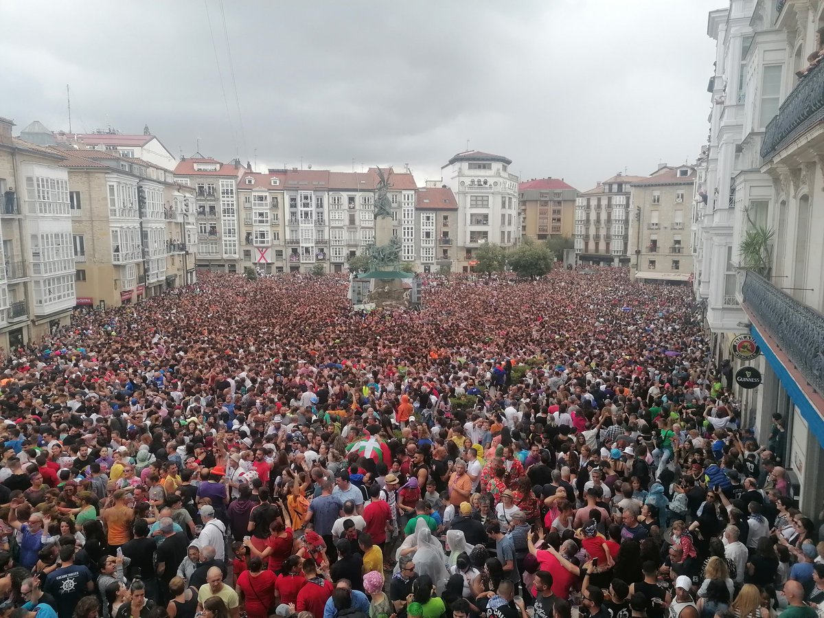 Zorionak irratia egiten dugun entzule, kolaboratzaile eta langile guztiei! #IrratiarenNazioartekoEguna