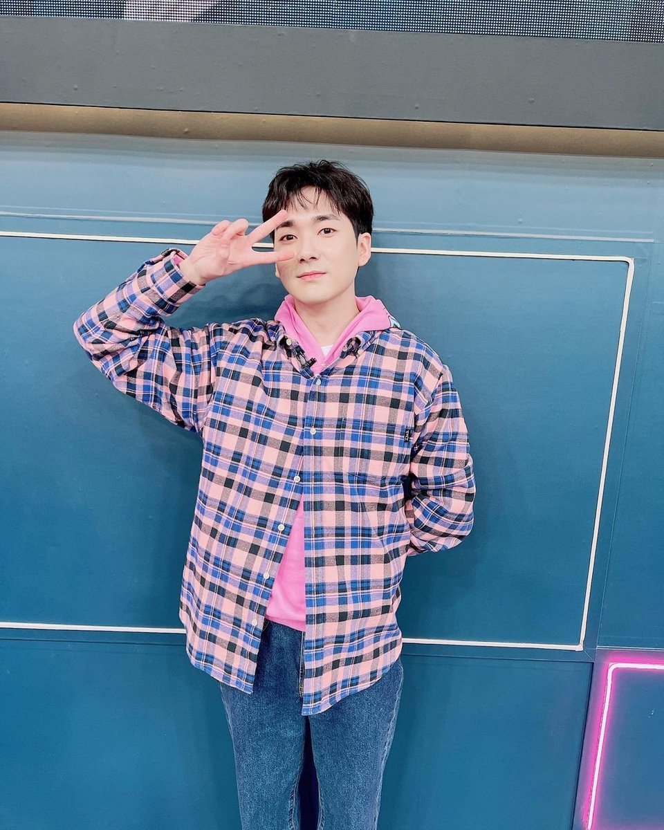 aron_Instagram's tweet photo. 240213 ✌️ 

🐶 https://t.co/LApFPd1dKl

#아론 #곽아론 #AARON #ARON #AaronKwak #kwakaron #인스타그램 https://t.co/Xu1AQwDT7T