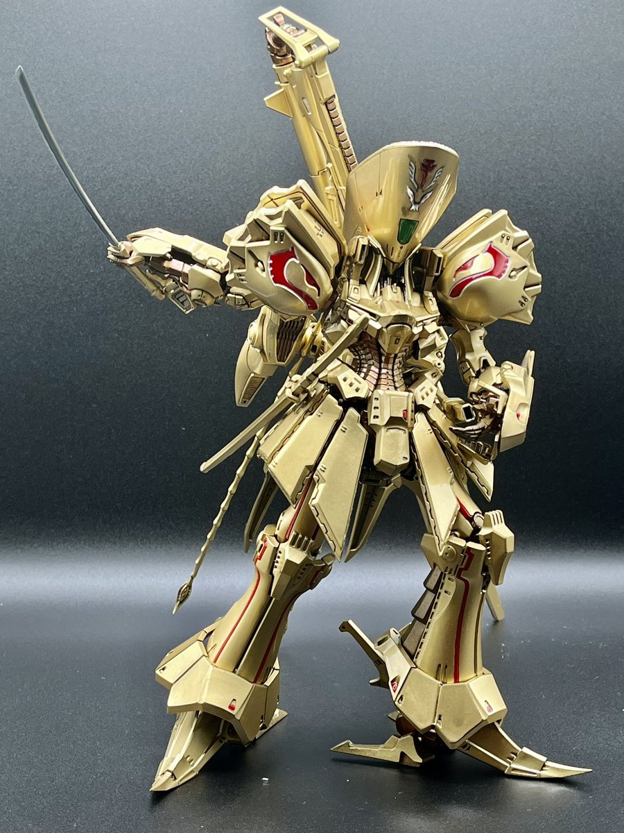 Taishoh77's tweet photo. デコーズを一撃‼️

IMS KOG
・タミヤブラック
→タミヤゴールド
→タミヤパールクリヤー
→クレオストップコート水性
→コンパウンド研ぎ出し
#缶スプレー
#FSS_jp 
#ファイブスター物語 
#KOG 
#volks https://t.co/2BKeVfHucj