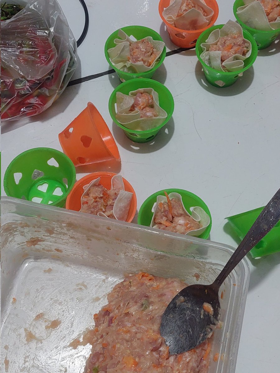 zerocolla_'s tweet photo. @FOODFESS2 Lg buat dimsum ala ala🫡 https://t.co/PqfIVTToSG