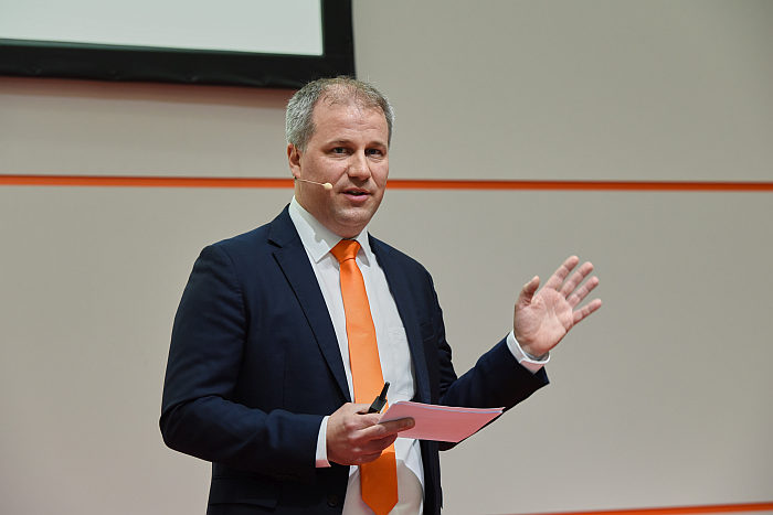 LOGIMAT 2024 – KI wird zentral für Software-Anwendungen in der Intralogistik blogistic.net/logimat-2024-k…