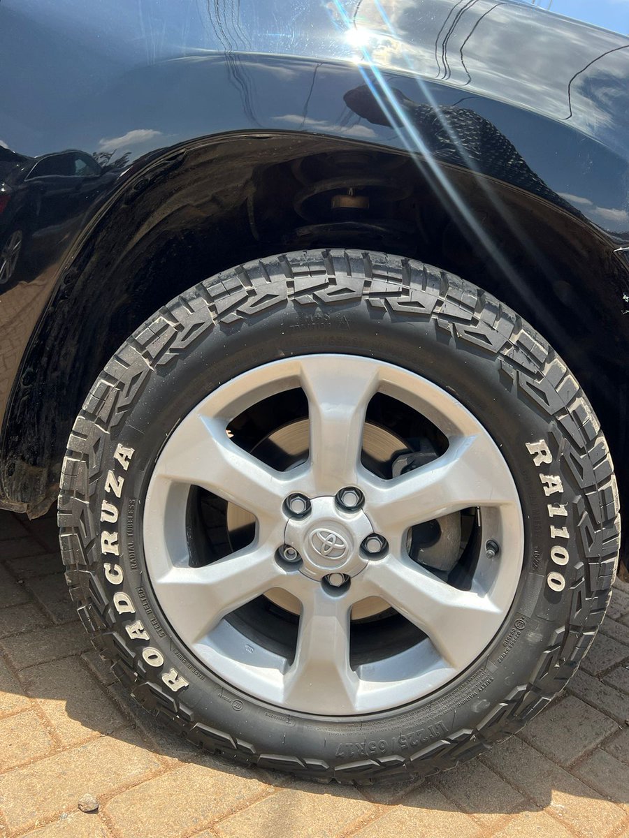autowheelske's tweet photo. Sure! 🚘 The RoadCruza RA1100 tyre is a great option for a smooth and comfortable ride. It offers excellent grip on both wet and dry roads. 👍🌧️🔥 Don't forget to check out #RoadCruzaRA1100 for more information! Happy driving! 🚗💨 https://t.co/LNhdK0ra8m