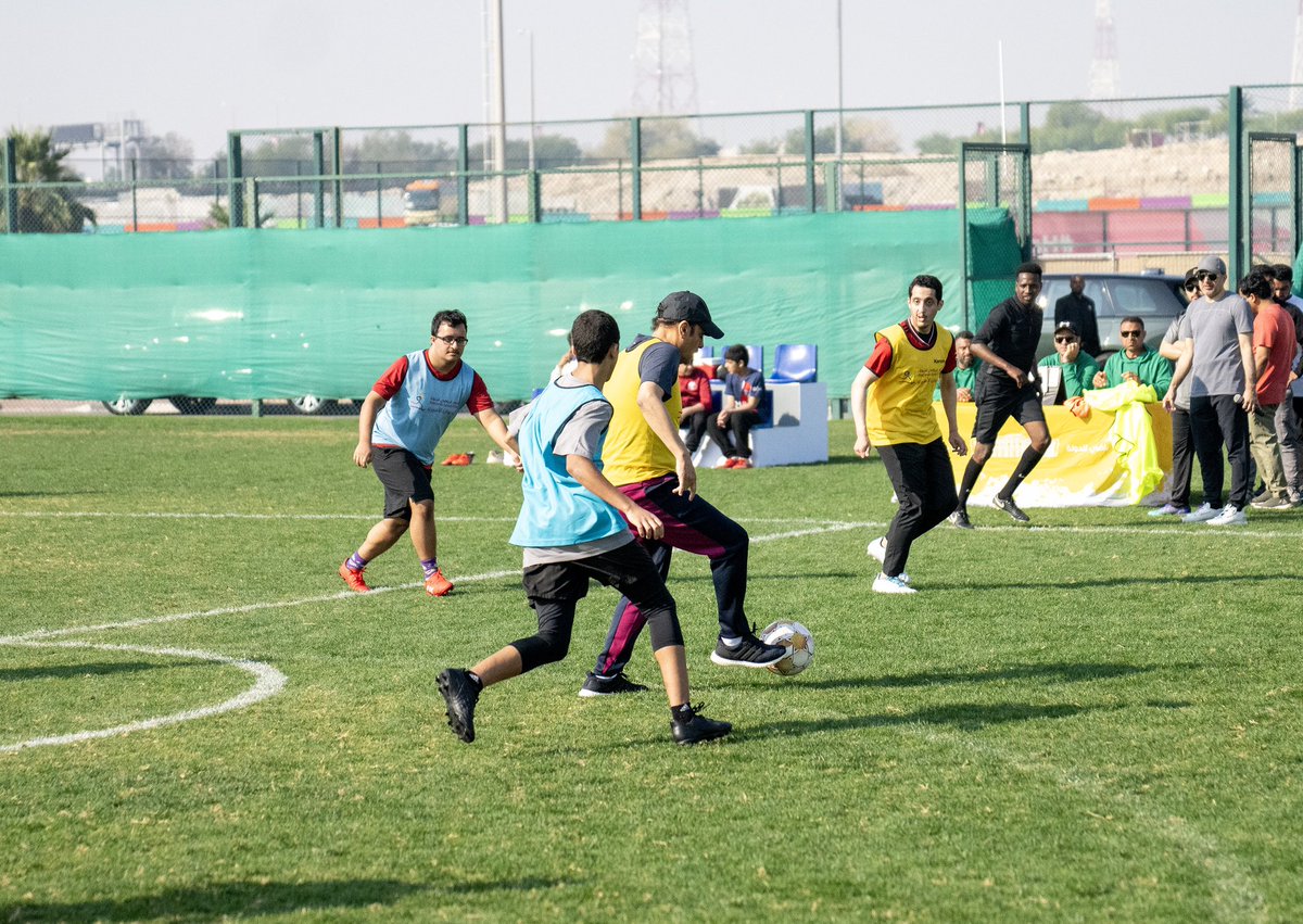 SaoudAlthani7's tweet photo. سعيد بمشاركتي مع زملائي موظفي الديوان الأميري في فعاليات #اليوم_الرياضي بنادي قطر ، إيماناً بما للرياضة من أهمية في المحافظة على صحة الأفراد وتنمية العلاقات الاجتماعية وغرس القيم الحميدة. https://t.co/aUds6f21jS