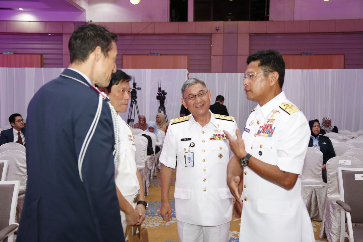 tldm_rasmi's tweet image. 13 Feb - Panglima  Tentera Laut, Laksamana Tan Sri Abdul Rahman bin Ayob telah hadir ke  majlis Kick Off Kajian Separuh Penggal Kertas Putih Pertahanan yang disempurnakan Menteri Pertahanan, YB Dato’ Seri Mohamed Khaled bin Nordin.
#MindefUpdate
#KPP