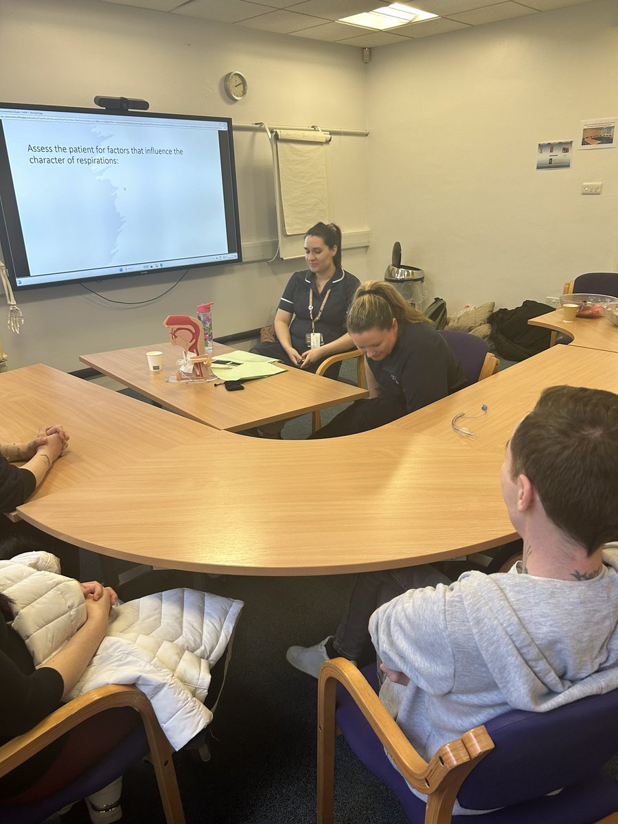 mrsdrapes10's tweet photo. Last week @lscccn successfully ran another HCSW study day. All education teams from the network worked collaboratively to provide sessions based on our HCSW competencies @CritcareLTHTR  @ELHTCritCare @CareRoyal @BTHCrCU @CriticalCareFGH https://t.co/ntL206eFSH