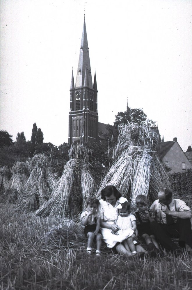LAATSTE PLEKKEN BESCHIKBAAR CURSUS STAMBOOMONDERZOEK
Eind februari gaat de cursus stamboomonderzoek voor beginners van start bij het RHCe. Interesse? Meld je dan aan via deze link:
rhc-eindhoven.nl/contact/nieuws…