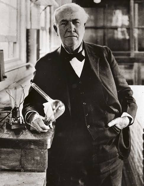 sayan_dey's tweet photo. #ThisDayInHistory Post 1296:

13 February 1880 (144 years ago): Thomas Edison observed Thermionic emission.

[1]

#History #OnThisDay #OTD #ThomasEdison #ThermionicEmission https://t.co/nvxZfG4ZRx