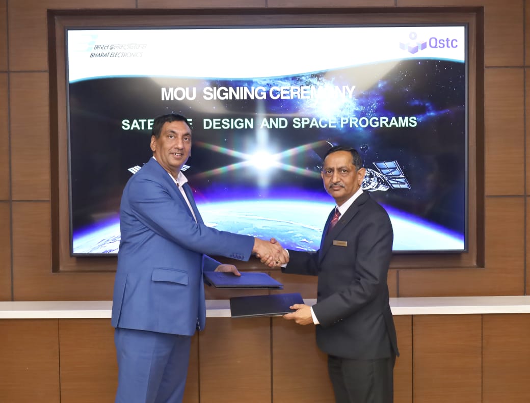 BEL_CorpCom's tweet photo. BEL &amp; QSTC Inc, Canada, have signed an MoU for venturing into domain of space. Mr KV Suresh Kumar, D(Mktg), &amp; Mr Gurvinder Chohan, CEO, QSTC, signed the MoU, a milestone in BEL's journey to provide end to end solutions (ground to space), in line with GoI's Atmanirbharbharat drive https://t.co/8AYf2A6Sxq