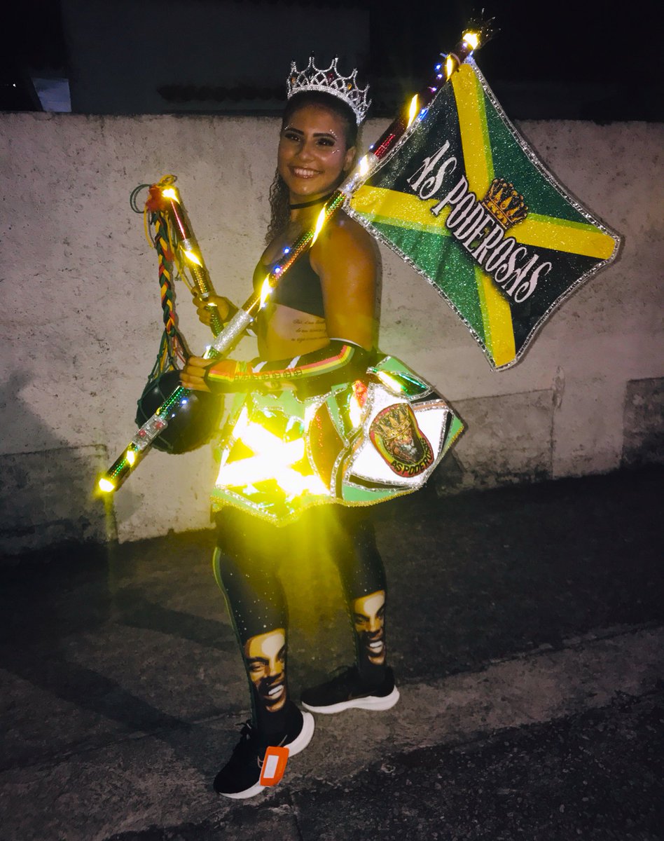AS PODEROSAS de Cavalcante 🎉👑

Carnaval 2O24 ❤️💛💚
Rainha do Reggae 👑🎉🥹

#fantasy #BateBola #bateboleiras #bateboleira #Reggae #Carnaval #Carnaval2024 #CarnavalRJ #Carnavalesco #CarnavalDaVeveta #bloco #rua