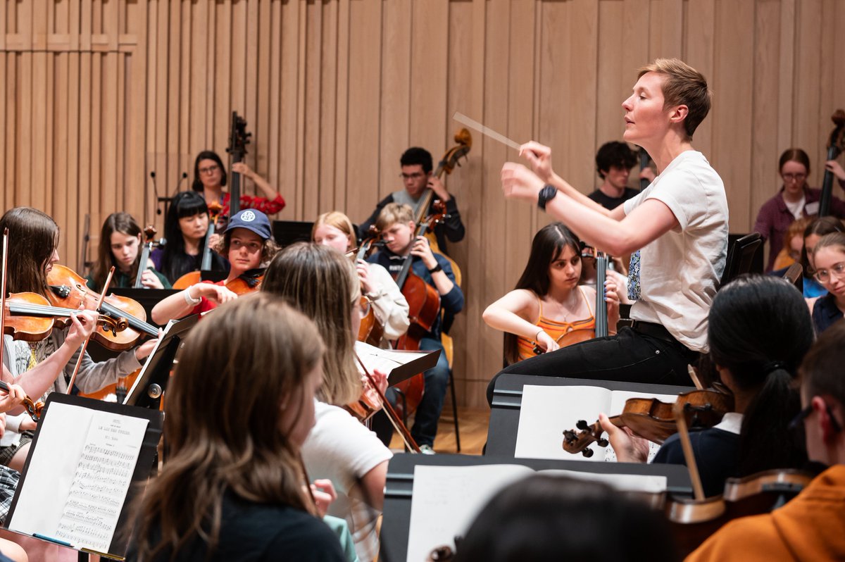 We're opening our doors for a spectacular Summer School on Sunday 28 July – 3 August 2024 🎶 Learn from the best music tutors in the world and make friends for life. The course is suitable for musicians aged 11-17 shorturl.at/gP459 #SummerSchool