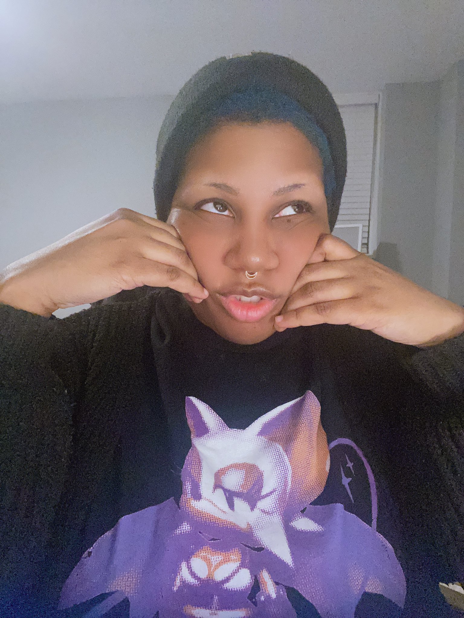 2 pic. This is what 32 looks like. Happy Birthday to me. 🎂 Feel free to give me something of course. $BreeTheV https://t.co/mJoETErO9W