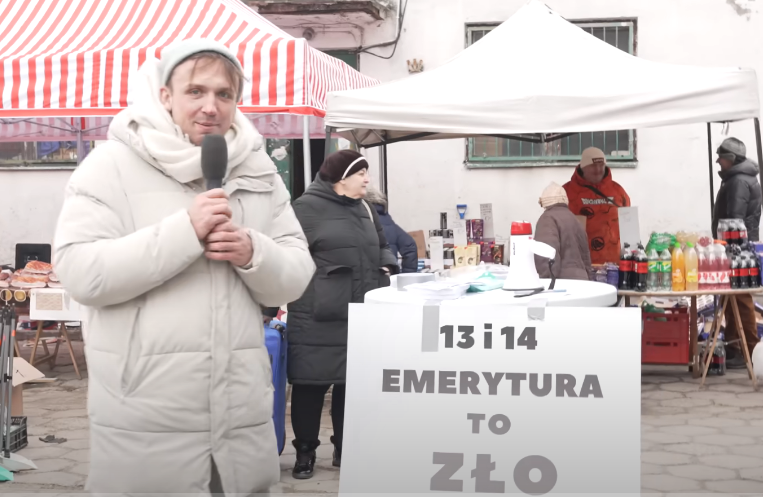 saintkwn's tweet photo. Przyjdzie taki cwel, który dostaje kilkaset koła za walkę i hehe staruchy się denerwują, bo mówię, że powinno się im zabrać pieniądze :ppp https://t.co/YAMPr5mOiR