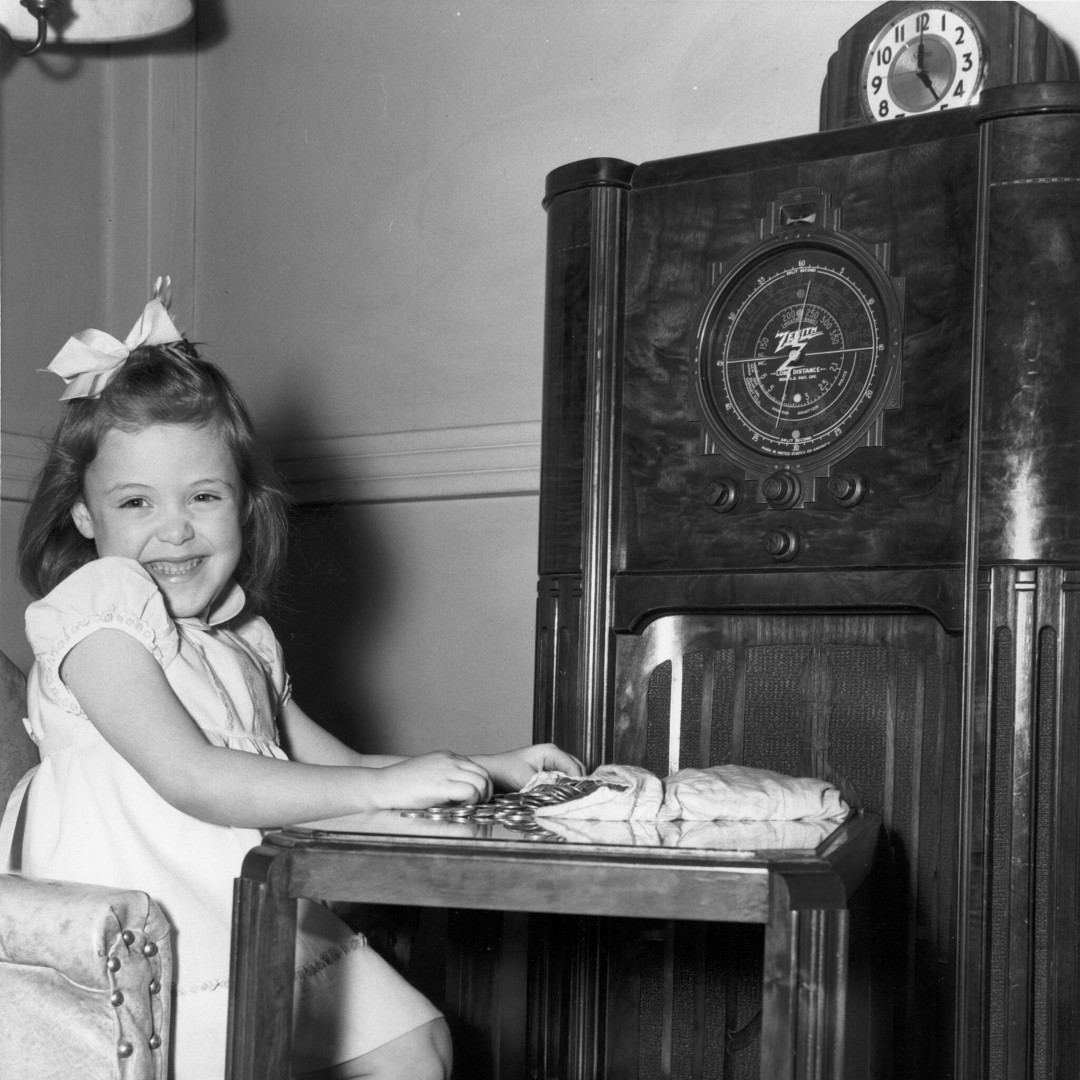 Cuando no existía Internet, nuestras fuentes de información musical eran las revistas, los fanzines y, ante todo, la radio 📻
¡Qué hubiera sido de nuestras tardes adolescentes sin <a href="/radio3_rne/">Radio 3</a>, sin los enormes Juan de Pablos, <a href="/DiegoAManrique/">Diego A. Manrique</a> o <a href="/jesusordovas/">jesus ordovas</a>! 
#DíaMundialdelaRadio