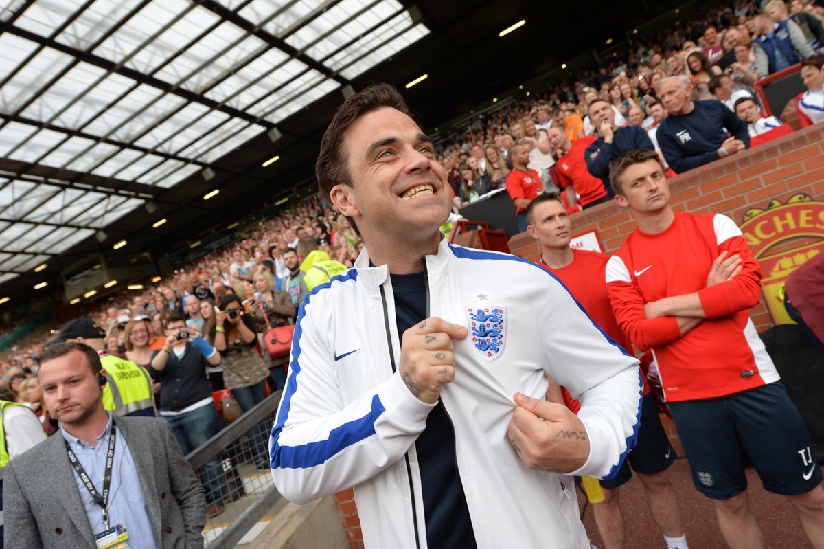 50th birthday, today for Robbie williams have a brilliant day, every time I've met you you've been a top fella. Congratulations. pic cred Activate digital @robbiewilliams @RWilliamsFans @angiesliverpool @socceraid #50thbday #robbiewilliams #socceraid #music #entertainer