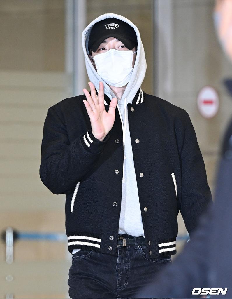 240212 뉴욕 ✈️ - 인천입국 🛩 ➊

뉴욕을 홀린 남자
naver.me/x2hMZPFm
패션위크 런웨이처럼
naver.me/5kkobLpj
인사도 젠틀하게
naver.me/xBsrgM6O
캐주얼한 패션에 빛나는 비주얼
naver.me/GSHu0Qmk

#준호 #JUNHO #이준호 #LEEJUNHO #ジュノ