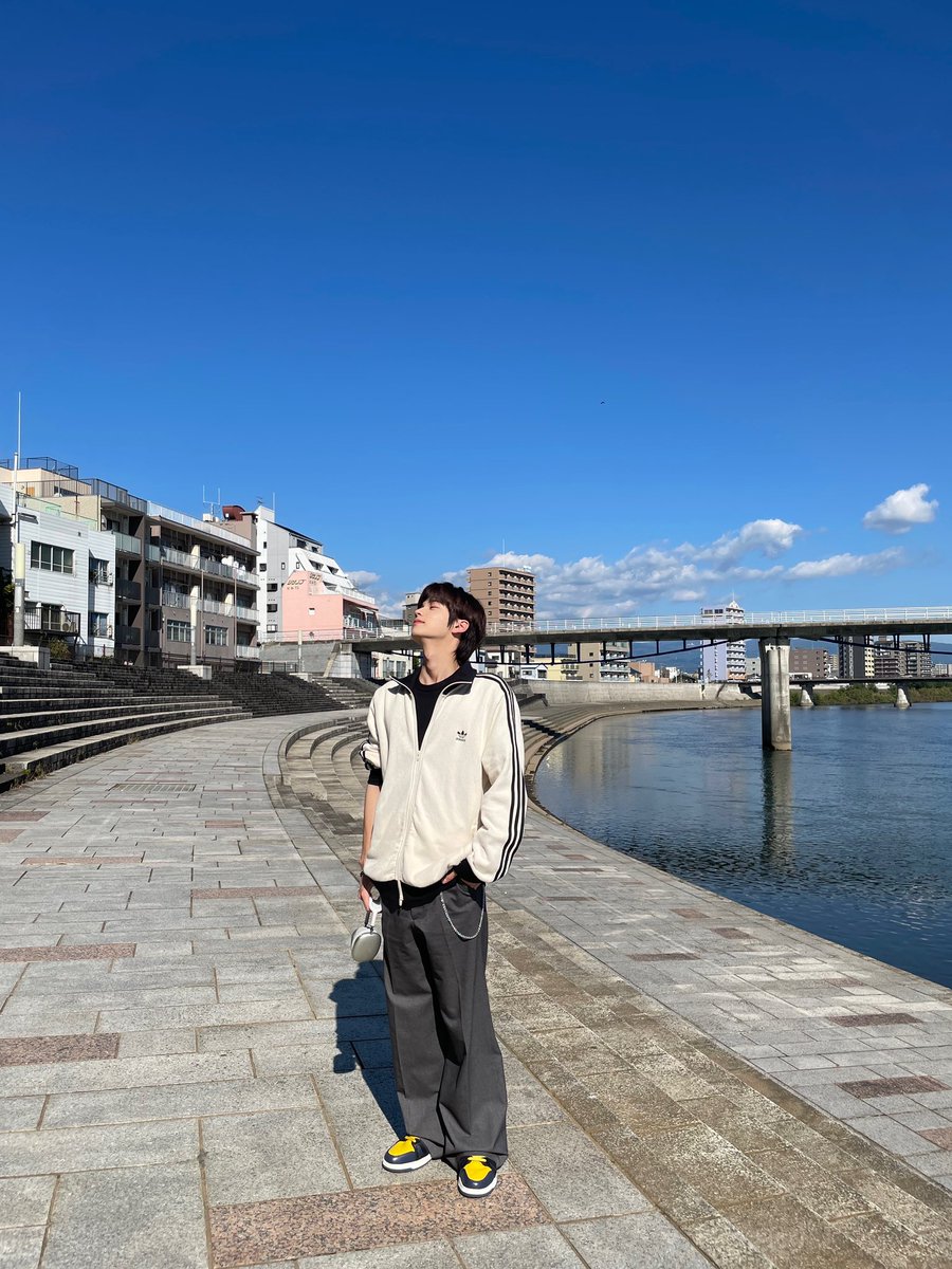 twsboys's tweet image. shinyu weverse update 🧸