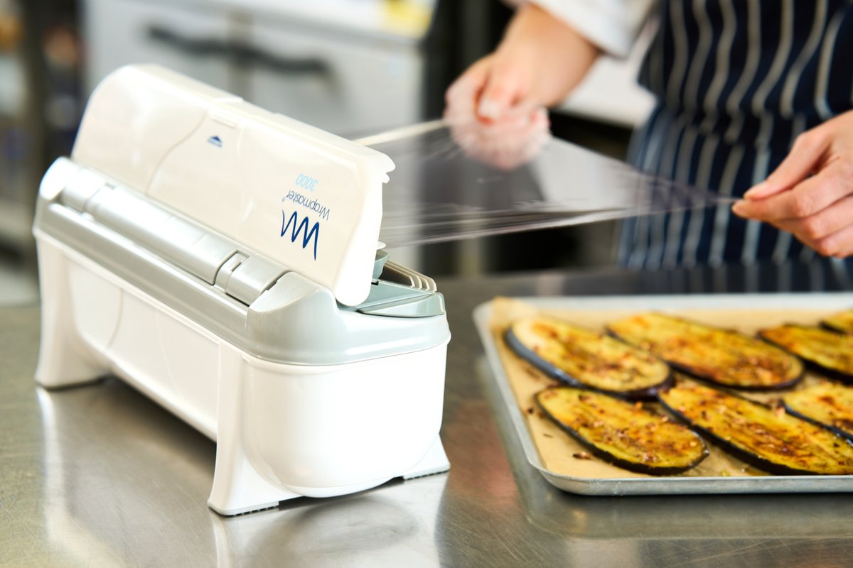 Reduce waste in the kitchen with Wrapmaster®. Our dispensers deliver a superior cutting performance allowing you to Waste Less and Save More. Learn more: wrapmaster.global/en/2023/07/was… #Foodservice