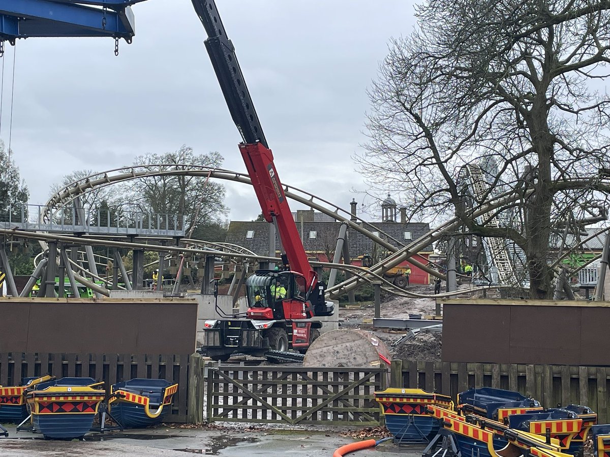 Drayton Manor today! <a href="/ThemeParkWW/">Theme Park Worldwide</a>