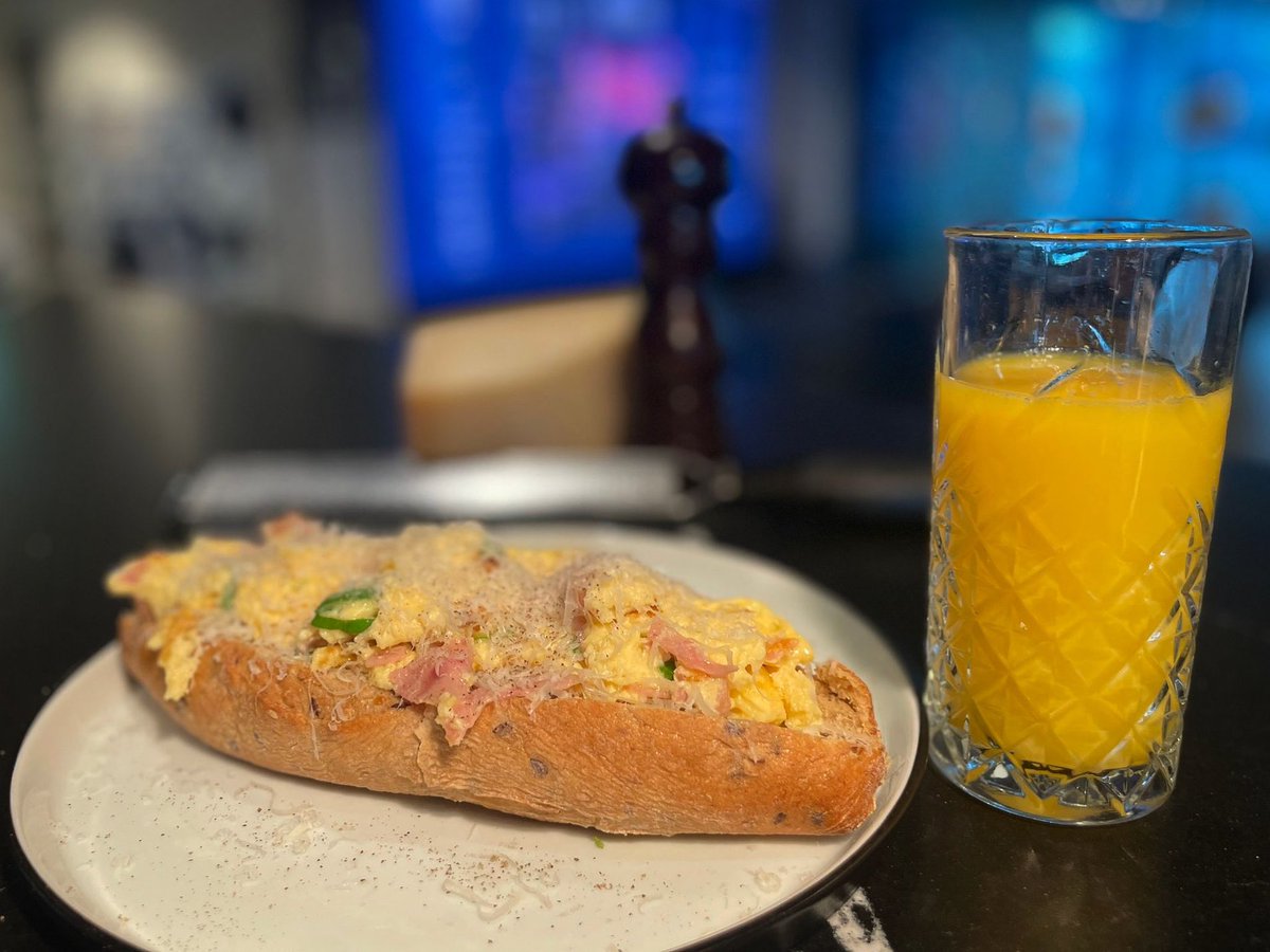 megabites_ctr's tweet photo. Rise and grind, esports pros! 🎮☀️

Start your day fueled and ready to conquer the virtual battlefield with our ultimate breakfast sub sandwich! 🥪Packed with fluffy scrambled eggs, savory Parmesan cheese, all snug between freshly baked bread. 

#letsgoliquid #riseandgrind https://t.co/eTOIKRlKGq