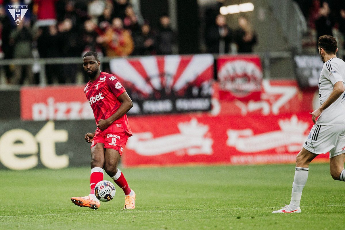 SportContents's tweet photo. 🔝Depuis son arrivée à Uta Arad (D1, 🇷🇴), Ibrahima Sory Conté (Song) ne cesse de monter en puissance. Il enchaîne les titularisations et les bonnes prestations avec l’actuel 11e du championnat. 
À ce rythme, il va très bientôt retrouver la sélection nationale 👏🏾
#ExpertsFootGn🇬🇳 https://t.co/PKYmKHbZmh