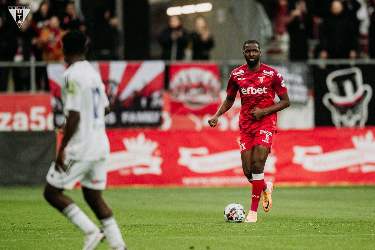 SportContents's tweet photo. 🔝Depuis son arrivée à Uta Arad (D1, 🇷🇴), Ibrahima Sory Conté (Song) ne cesse de monter en puissance. Il enchaîne les titularisations et les bonnes prestations avec l’actuel 11e du championnat. 
À ce rythme, il va très bientôt retrouver la sélection nationale 👏🏾
#ExpertsFootGn🇬🇳 https://t.co/PKYmKHbZmh