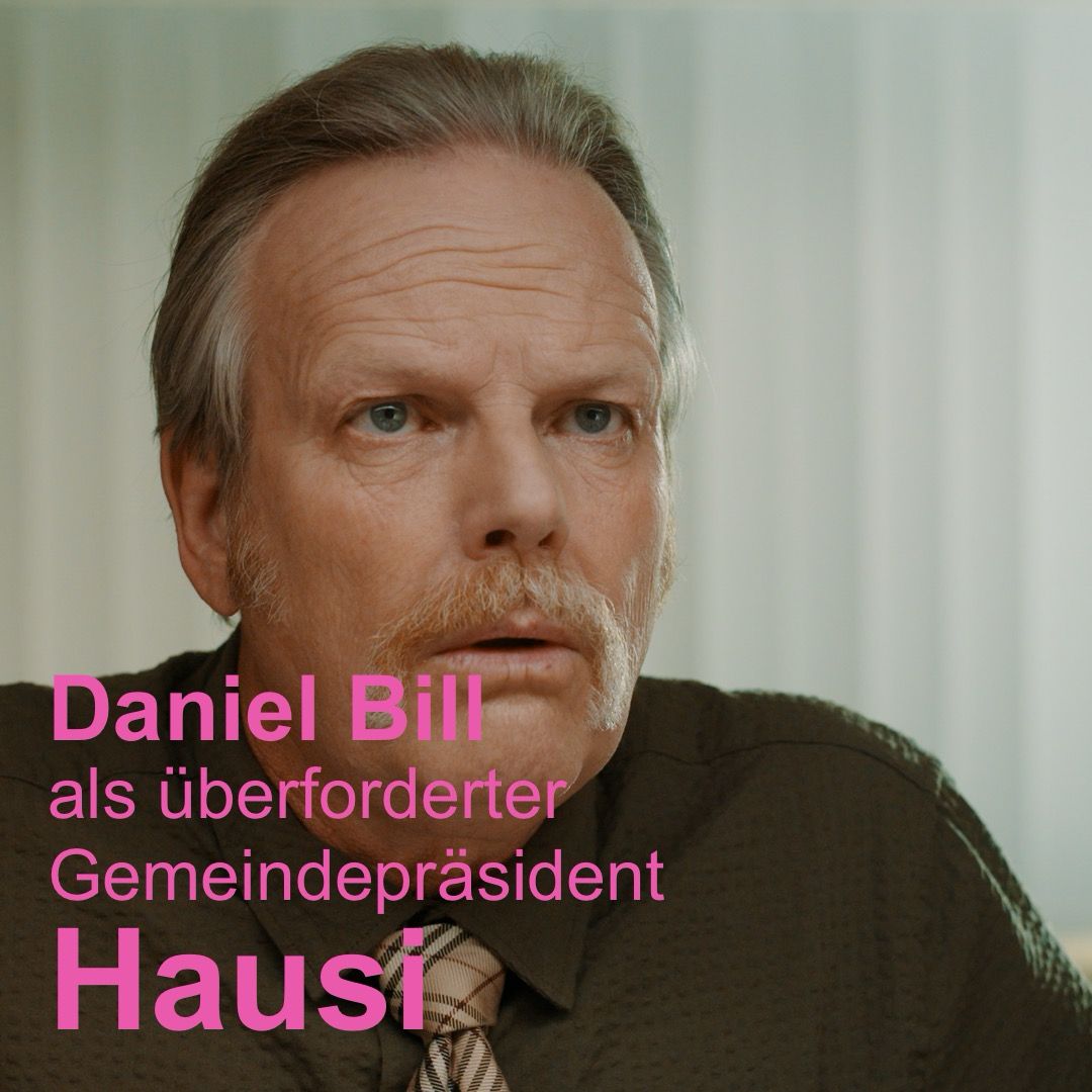 Kalbermatten_'s tweet photo. Daniel Bill 
als überforderter Gemeindepräsident
Hausi

#kino #baldimkino #swissfilms #swissfilm #serie #kinoserie #schweizerserien #schweizerfilm https://t.co/Dxo9H57dTk