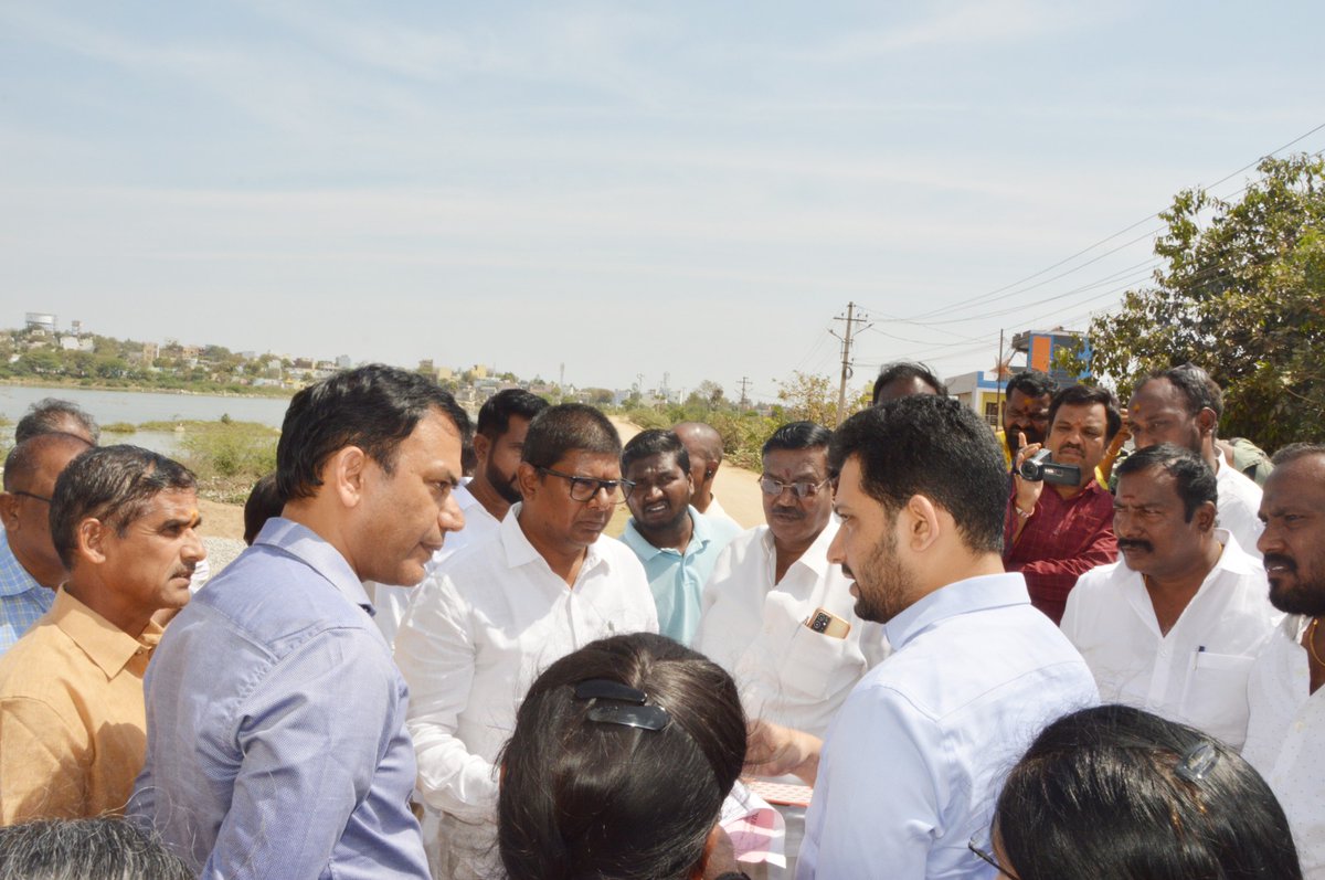 పీర్జాదిగూడలోని డంపింగ్ యార్డ్, పార్క్,  బోడుప్పల్ లోని పార్క్, డంపింగ్ యార్డ్, మైనారిటీ  రెసిడెన్సియల్   బాలికల పాఠశాల ను  సందర్శించిన   మేడ్చల్ మల్కాజ్గిరి  జిల్లా కలెక్టర్ గౌతమ్.