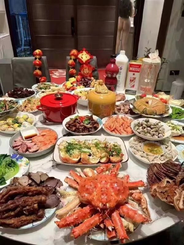 Moziyan8's tweet photo. 新年快乐呀 https://t.co/eSeNe5TyNW