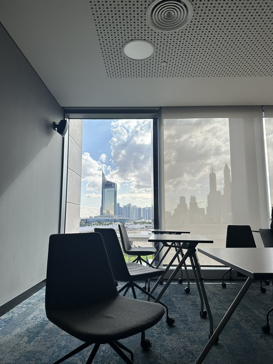 Manalmhii's tweet image. My view in my #BCM112 class