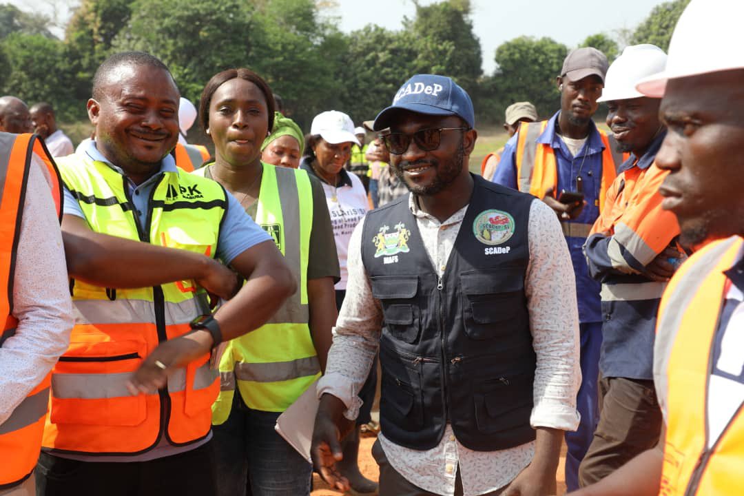 hmkpaka's tweet image. Market access will be greatly enhanced when  the Tomparie bridge linking Karene and Kambia is completed. My supervision mission with the @WorldBank country manager left satisfied with progress made by #HDF. Thank you @PresidentBio for building #SierraLeone bridge by bridge.