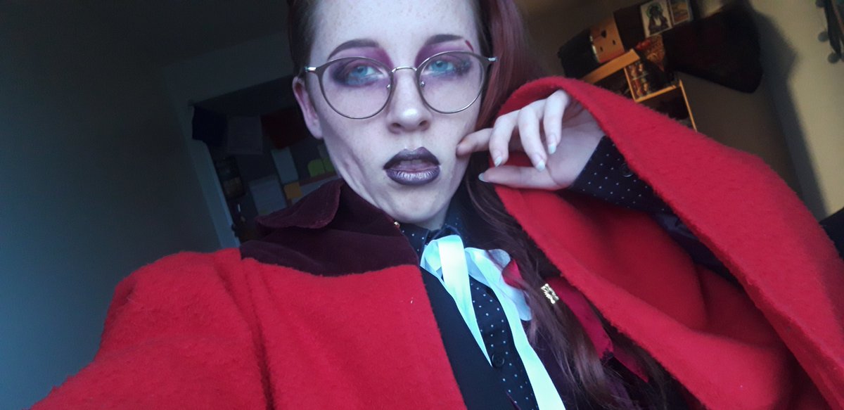 art_vessels's tweet image. Kravitz, except that I let him be a red robe so that he can match with his friends and boyfriend!! What's my undergrad gown for if not to utilise in cosplay?

 #TAZ #TAZBalance #Kravitz