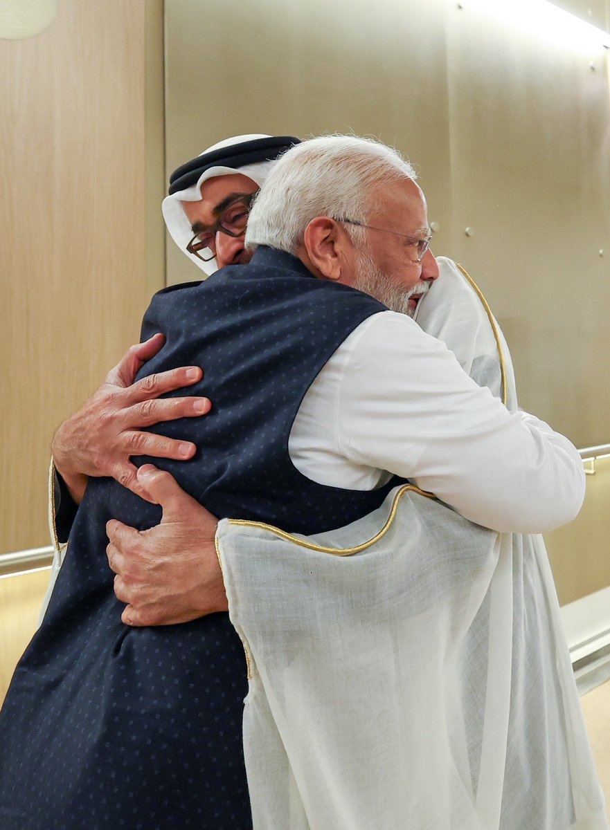 narendramodi's tweet photo. أنا ممتن للغاية لأخي صاحب السمو @MohamedBinZayed، على الوقت الذي أمضيه في استقبالي في مطار أبو ظبي.

وإنني أتطلع إلى زيارة مثمرة من شأنها تعزيز الصداقة بين الهند والإمارات العربية المتحدة. https://t.co/VltQVXgdxG