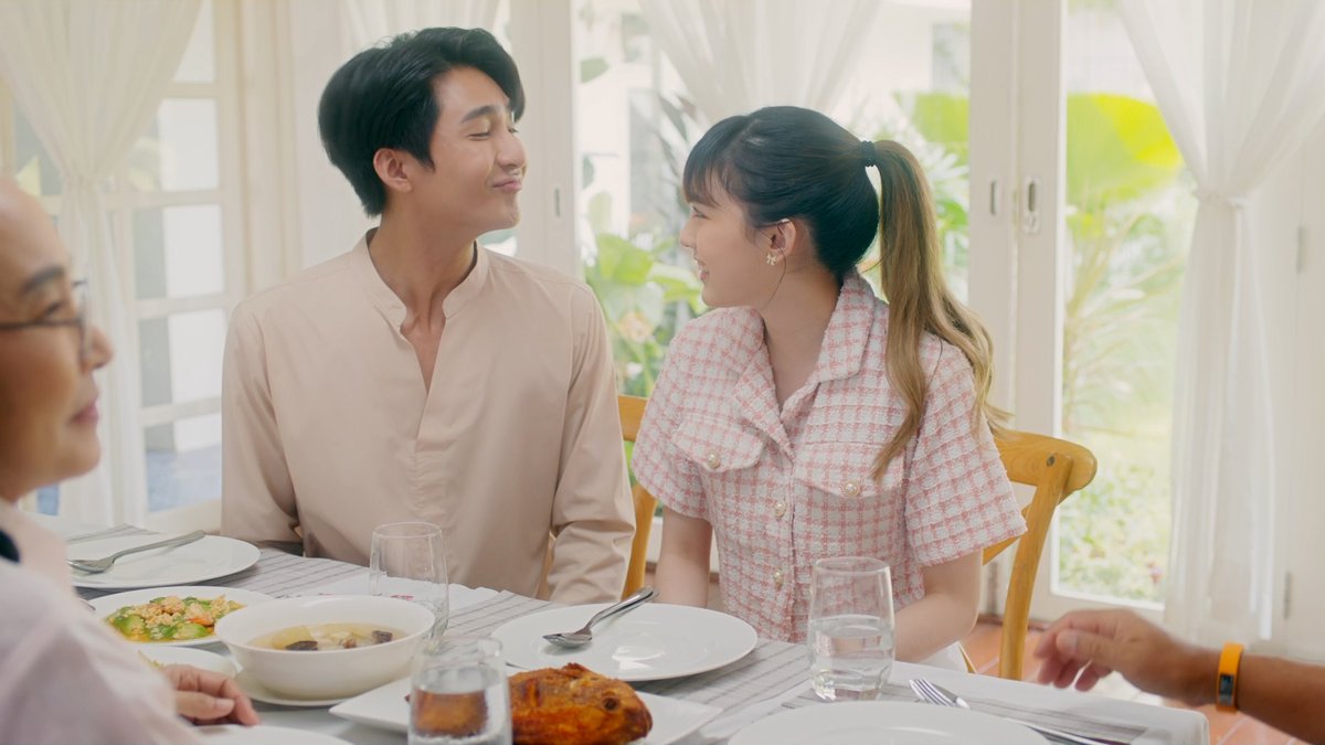 GMMTV's tweet image. ส่วนคู่นี้ พ่อและแม่ก็เปิดทางให้แล้ว #FindYourselfTHFinalEP 
@Earth_Pirapat @emmapanitsara