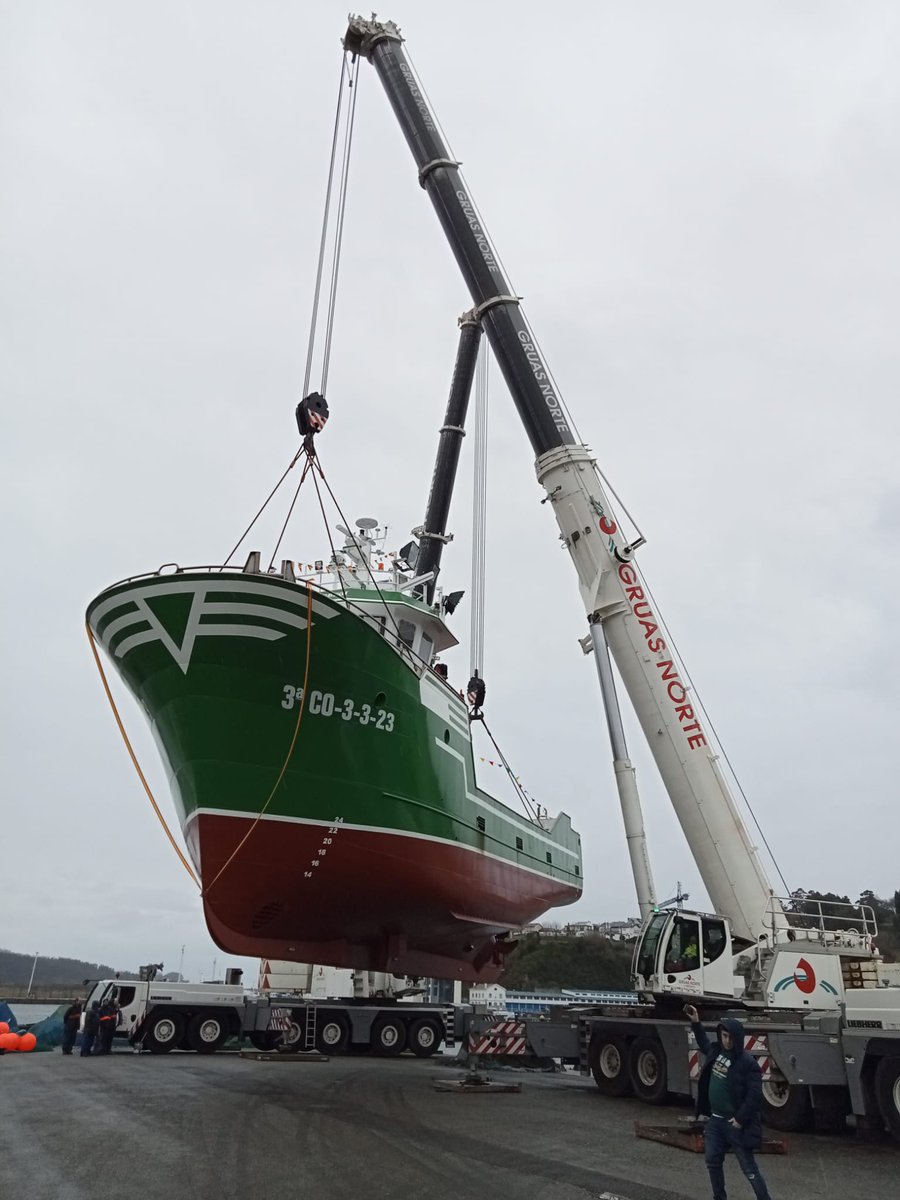 gruas_norte's tweet photo. Botadura del "Nuevo Urbegui", de 130 toneladas, con la ayuda de nuestras LTM1300 y LTM1350.

https://t.co/wAWGOXsS17

#gruasnorte #gruasgalicia #ltm1300 #ltm1350 https://t.co/x9zXmho9Mi