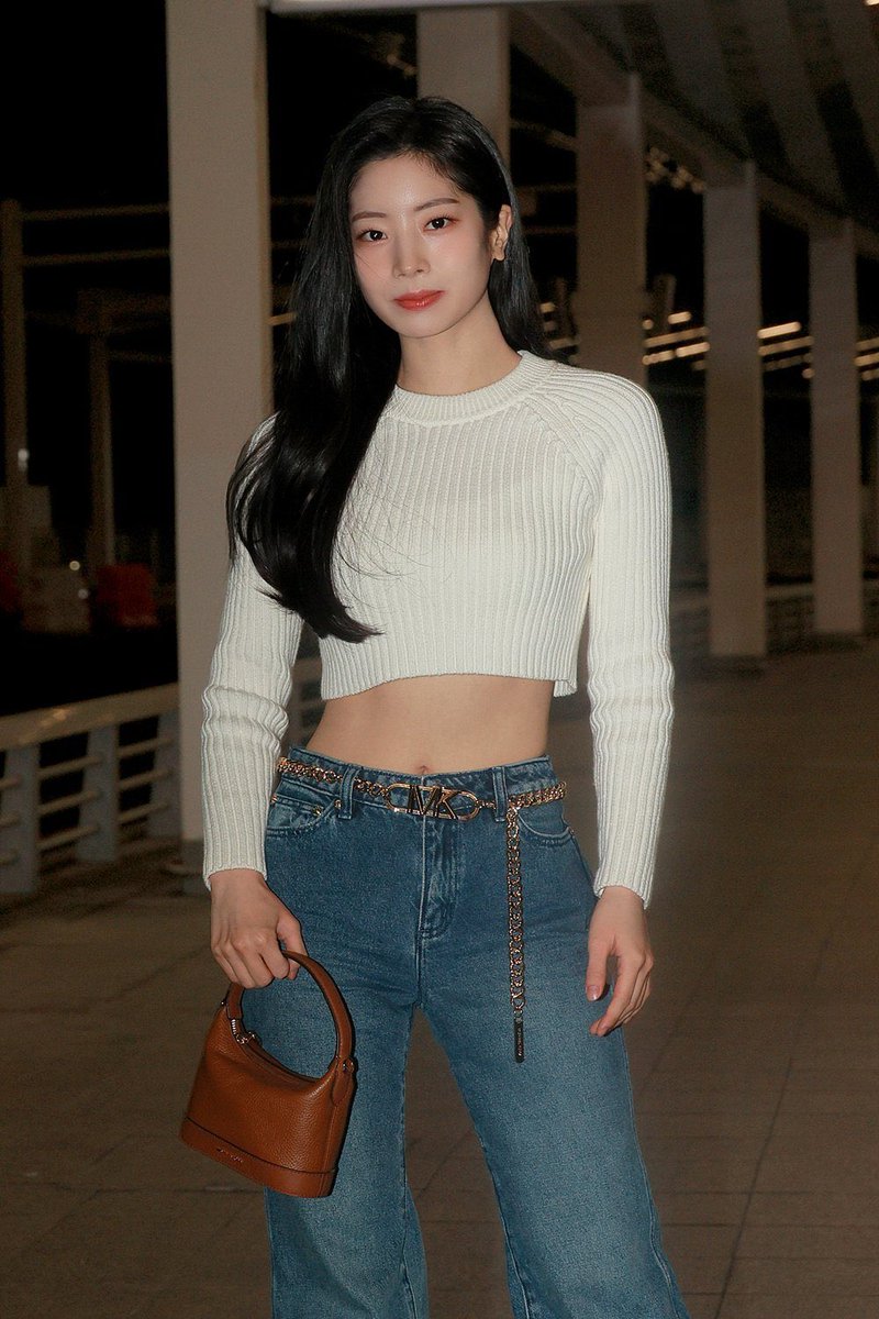 archivedkdh's tweet image. QUEEN

NYFW Star Kim Dahyun    
#MICHAELKORS #DAHYUN 
#NYFWdahyun
@JYPETWICE @MichaelKors