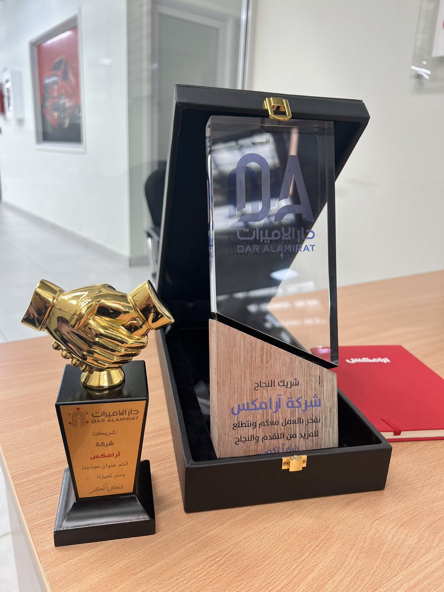 Alnowaiiser's tweet image. للسنة الثانية على التوالي، سعدت  بتمثيل أرامكس للتكريم من قبل "شركة دار الأميرات" وذلك لإدارتي حساب المنشأة متمنياً لهم المزيد من النجاح والازدهار  
@Aramex_KSA @daralamiratsa