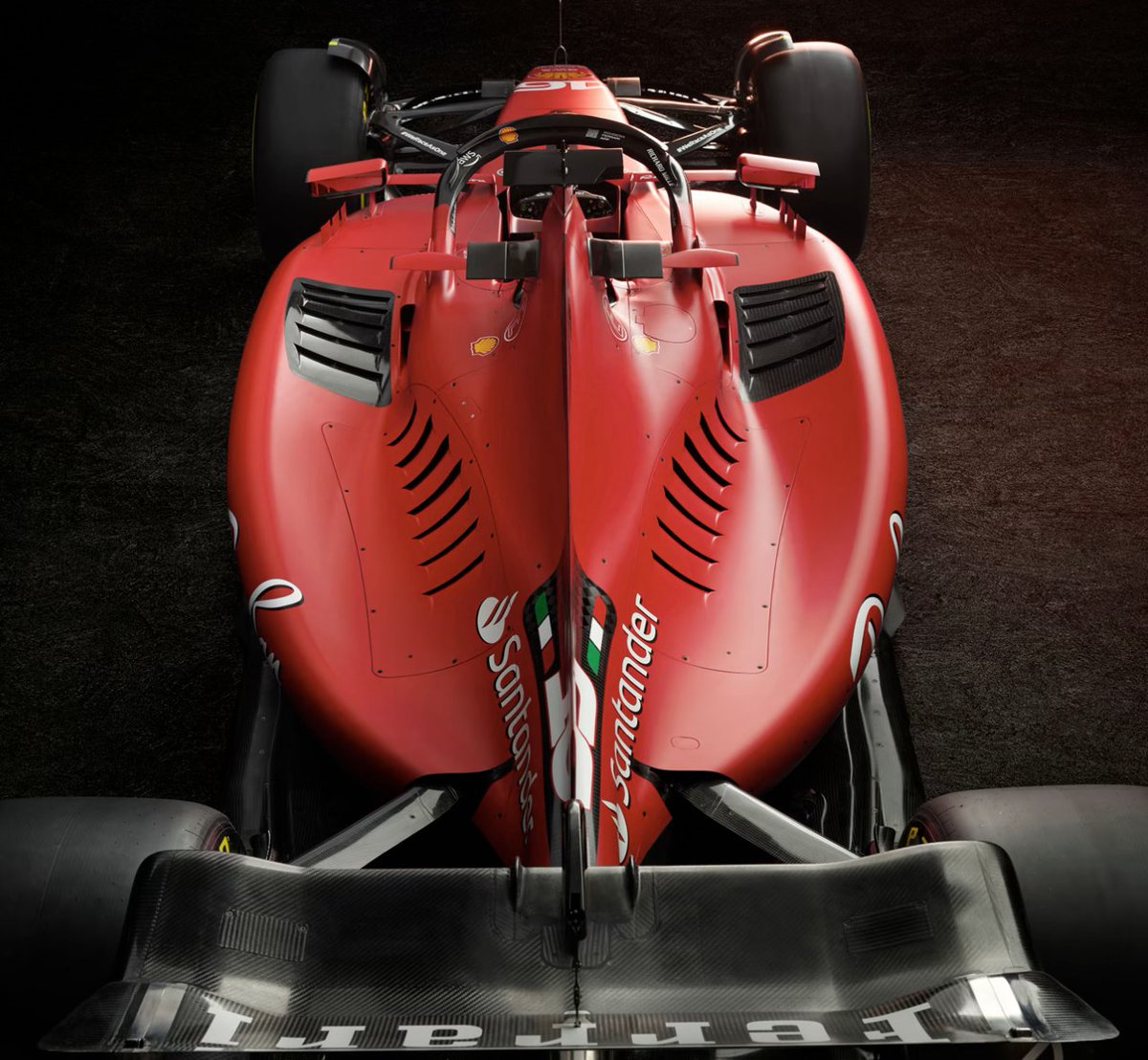 tonisokolov1011's tweet photo. Another angle of the new Ferrari SF-24 vs SF-23 from last year. We can see new "shoulders", completely different philosophy in every area.

#F1 #Ferrari https://t.co/WUf5lN3197