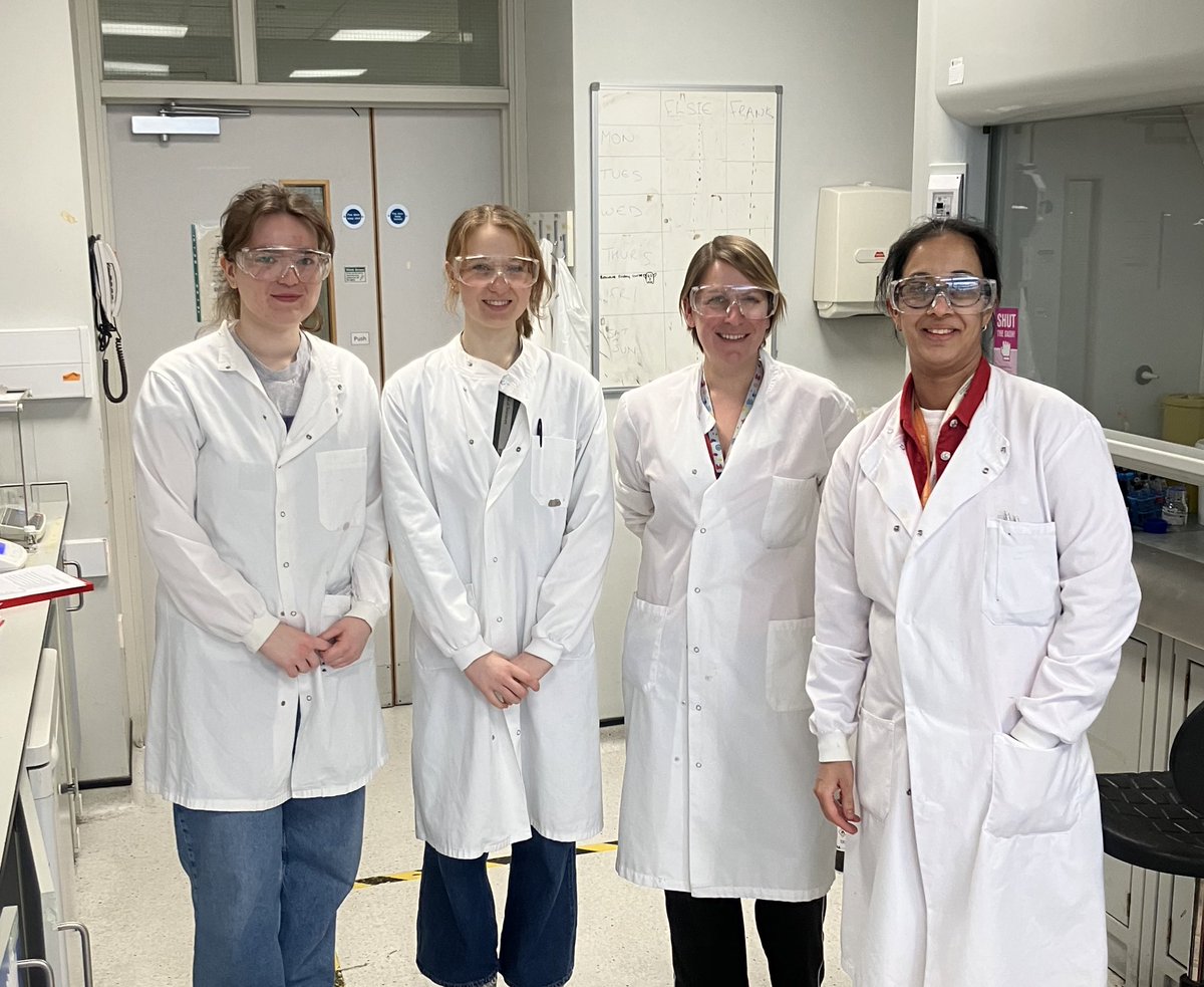 Belated happy women in science day! I’m lucky to work with lots of brilliant female scientists. Pic of Livia, Grace, (BMedSci’s) myself and Fozia about to extract steroids from hair. #WomenInScienceDay #massspec #WomenInSTEM #femalesinmassspec
