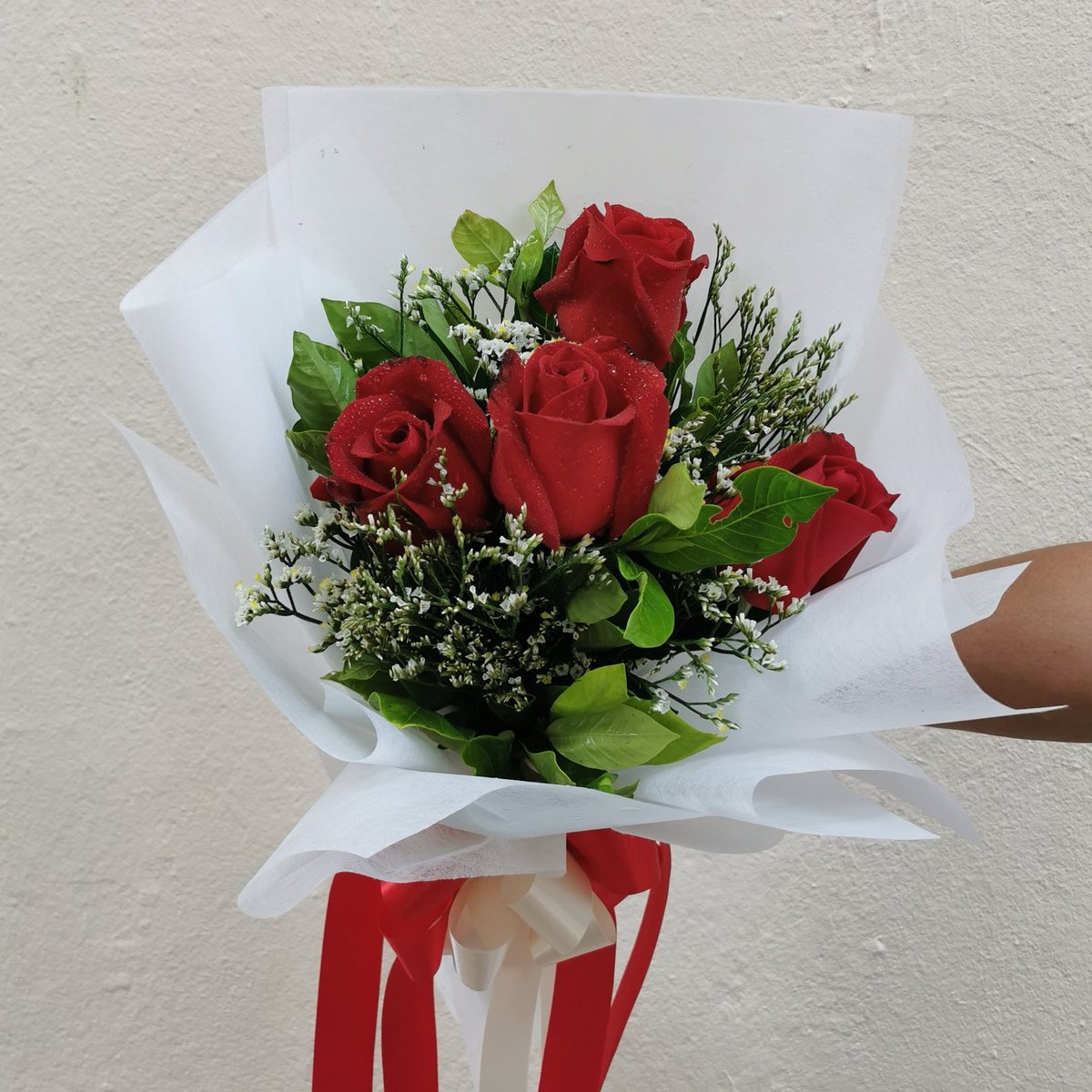 FlowerZoo's tweet photo. #กุหลาบ แดง ช่อใหญ่ - เล็ก เน้น #ดอกไม้ สีโบ-กระดาษแจ้งได้ 🌹 #วาเลนไทน์ ราคาตามเทศกาล วันเกิด ครบรอบ รับปริญญา 📷0897811452📷#ถนนจันทน์ 55 ใกล้ #AsiaTique #VanillaMoon #IconSiam #TheUp #สาทร #Terminal21 #พระราม3 #บางรัก #สีลม ไลน์ID #FlowerZoo https://t.co/x3lUNSPcTj