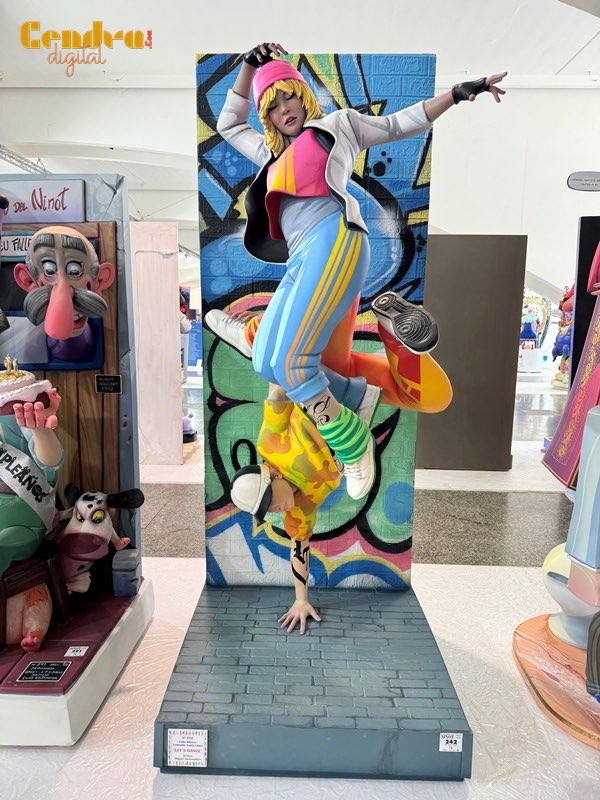 Pilar_SFrancesc's tweet image. Enhorabona als premiats a Millor Ninot de Secció i als Ninots en més Ingeni i Gràcia de l‘#AEPSF: 

🔥Secció 1A: @FallaTelefonica, Miguel Santaeulalia Serrán
🔥Secció 3A: @FallaBolseria, @ArtenFoc 
🔥Secció 7C: #EnSendraPlaçaColl, Rubén Vela

#Falles24 #ExpoNinot24